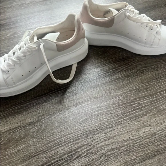 ALEXANDER MCQUEEN SNEAKERS! - Picture 4 of 5